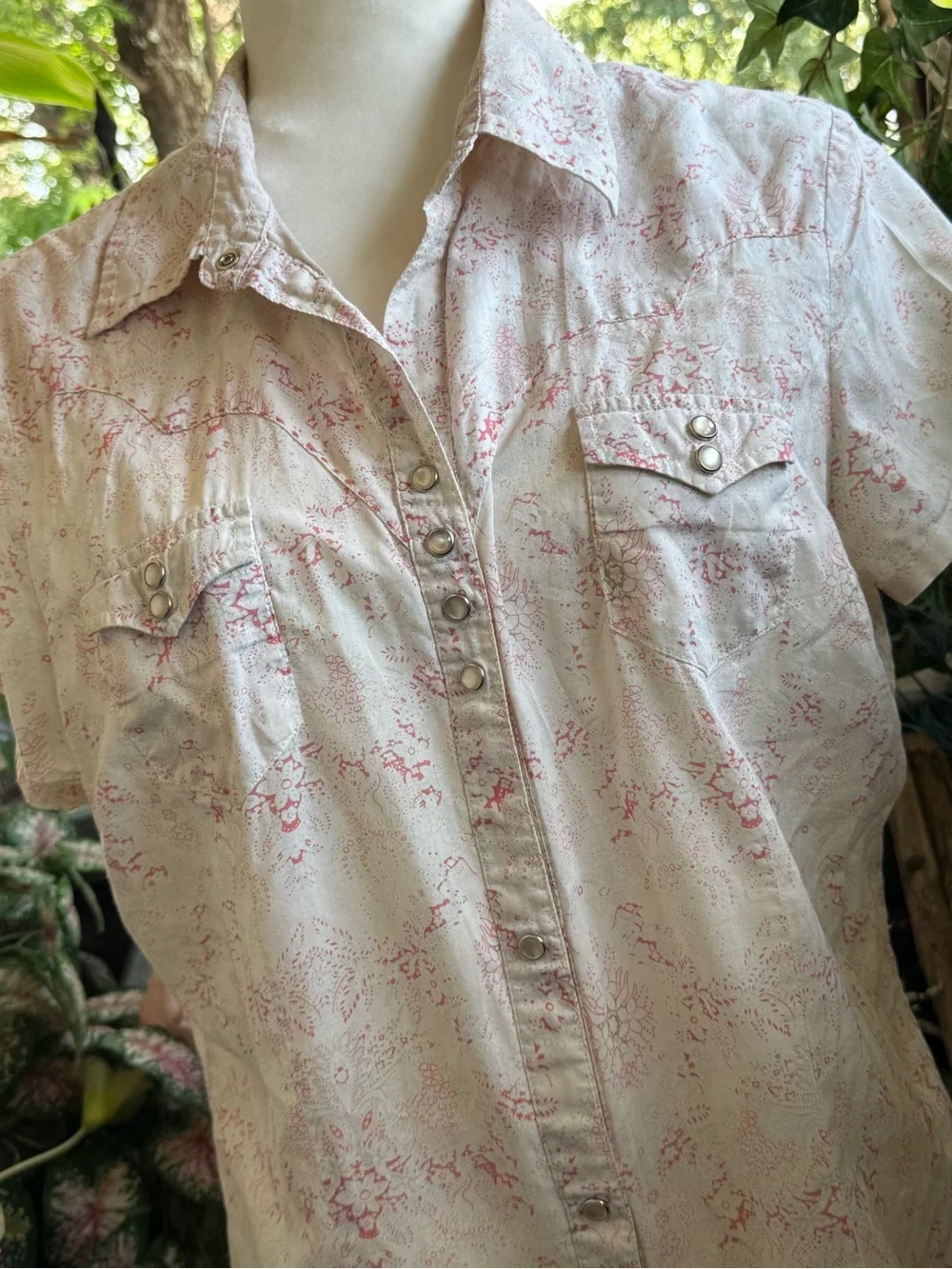 Vintage Cowboy Western Floral Button-Up Short Sleeve Blouse - Picture 6 of 11